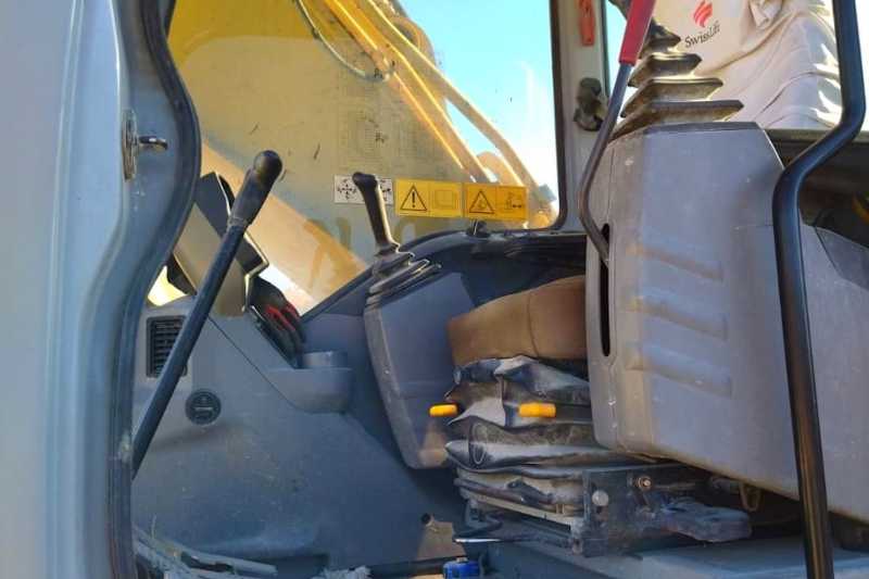 OmecoHub - Immagine NEW HOLLAND E305B